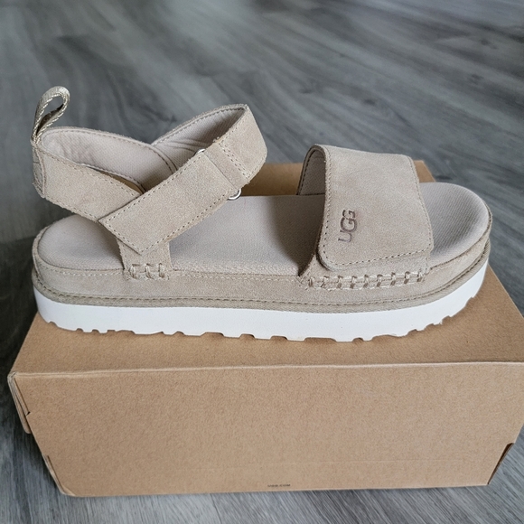 UGG | Shoes | Ugg Goldenstar Platform 